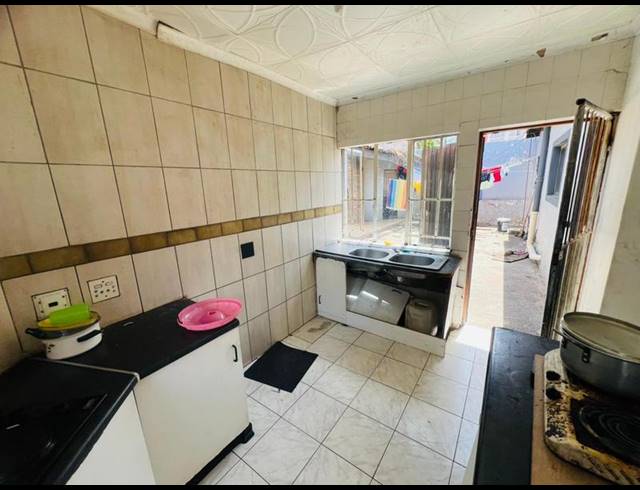 9 BEDROOM HOUSE FOR SALE IN KENSINGTON